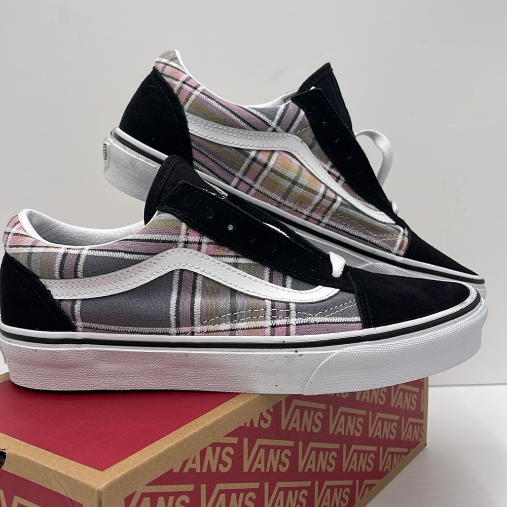 Vans WMNS Plaid Sneakers with Black Accents Old Skool
Plaid Gray/Blk
VN000CP5239 - Picture 7 of 16